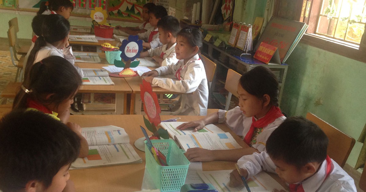 Phụ huynh đến trường phản đối chương trình VNEN