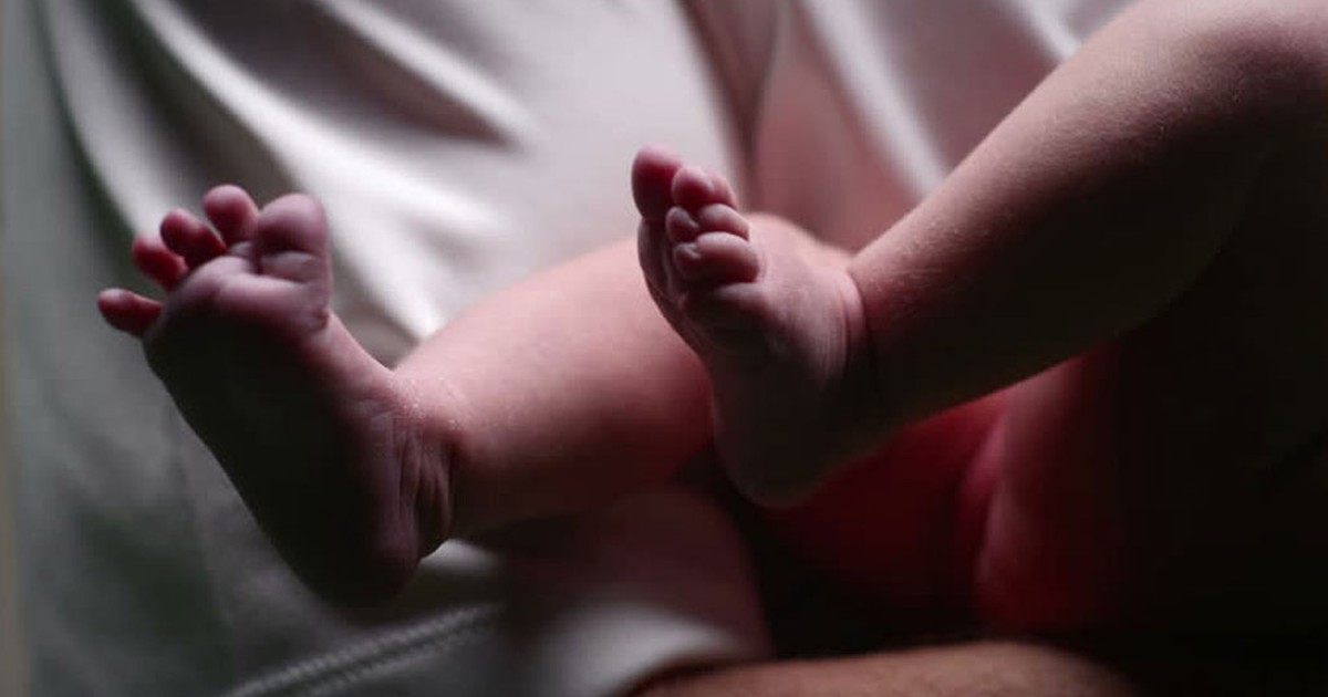 Nữ sinh đại học 19 tuổi sinh con rồi bỏ vào túi rác