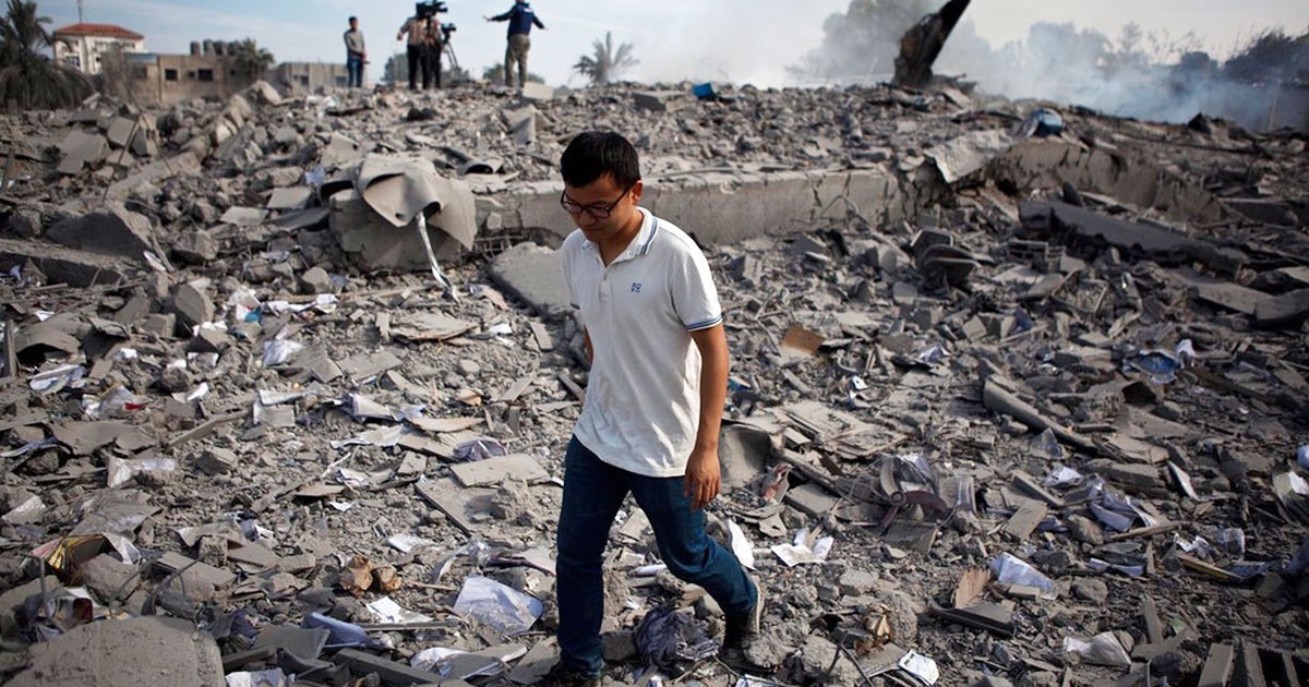 Phóng viên chiến trường trẻ dấn thân