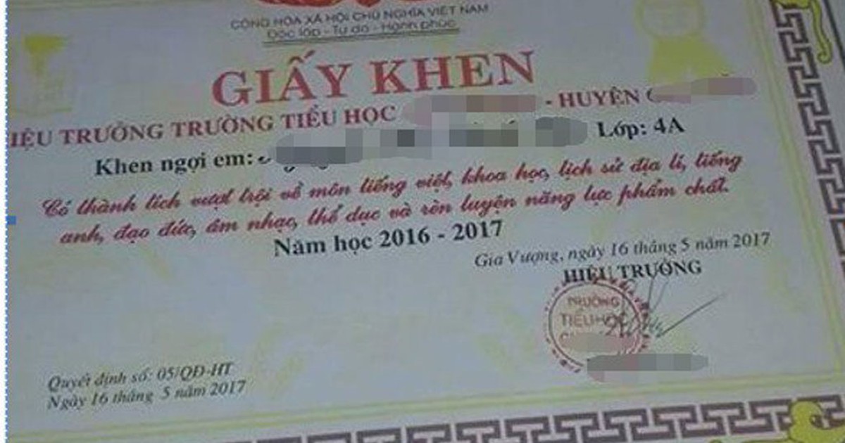 Trao giấy khen học sinh 'có thành tích vượt trội' tới 7 môn học