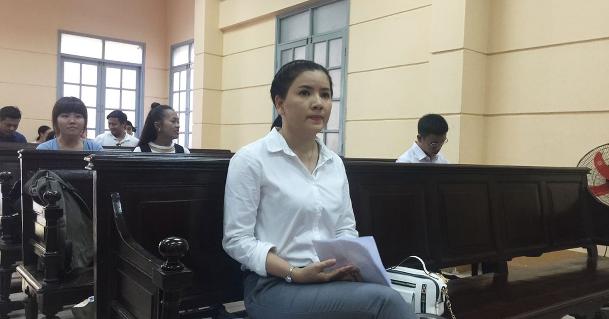 Bất ngờ tại phiên tòa Ngọc Trinh kiện Nhà hát Kịch TP