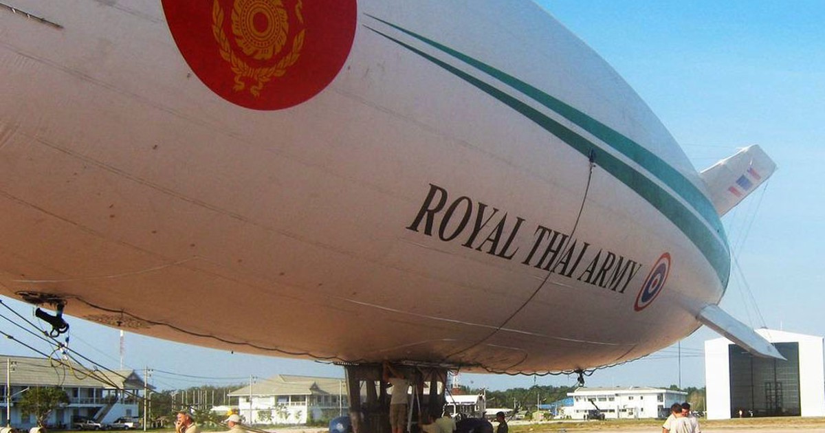 Quân đội Thái Lan bị tố ném tiền qua cửa sổ