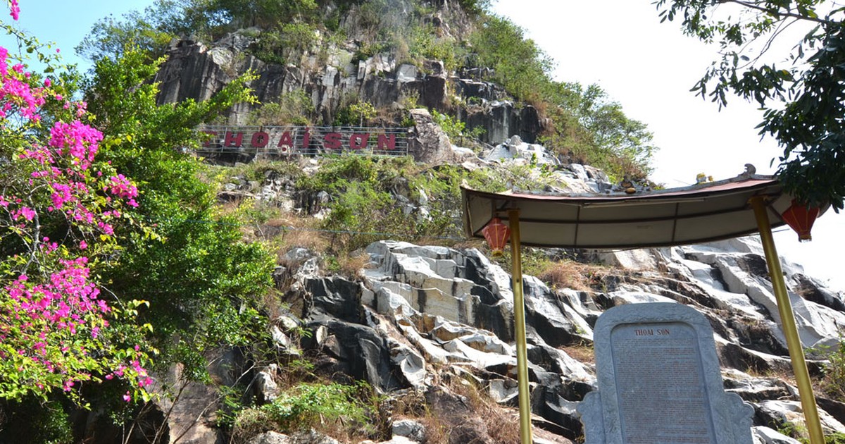 Níu giữ nghề xưa: Nghề đục đá ở Thoại Sơn