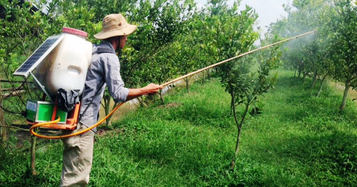 Sáng chế bình xịt thuốc dùng năng lượng mặt trời