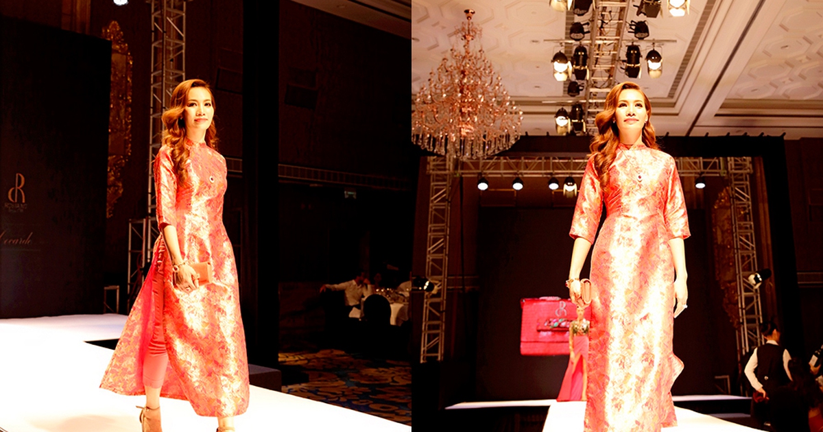 Á hậu Doanh nhân Hoàn vũ 2018 Thúy Anh tự tin trình diễn catwalk