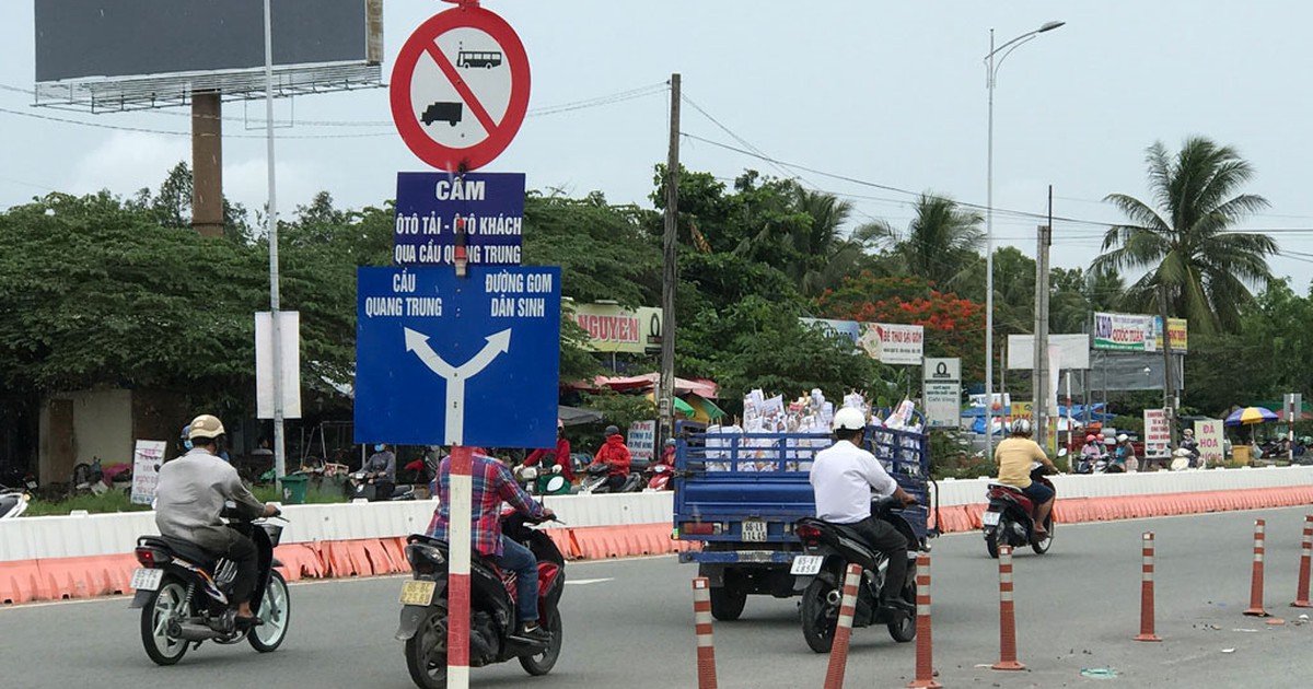 Những biển báo giao thông gây nguy hiểm đã được khắc phục
