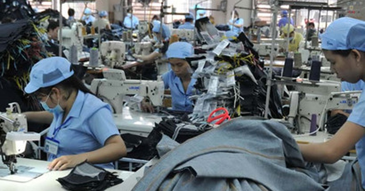 Doanh nghiệp may mặc sẽ cắt giảm 50 - 70% lao động so với trước