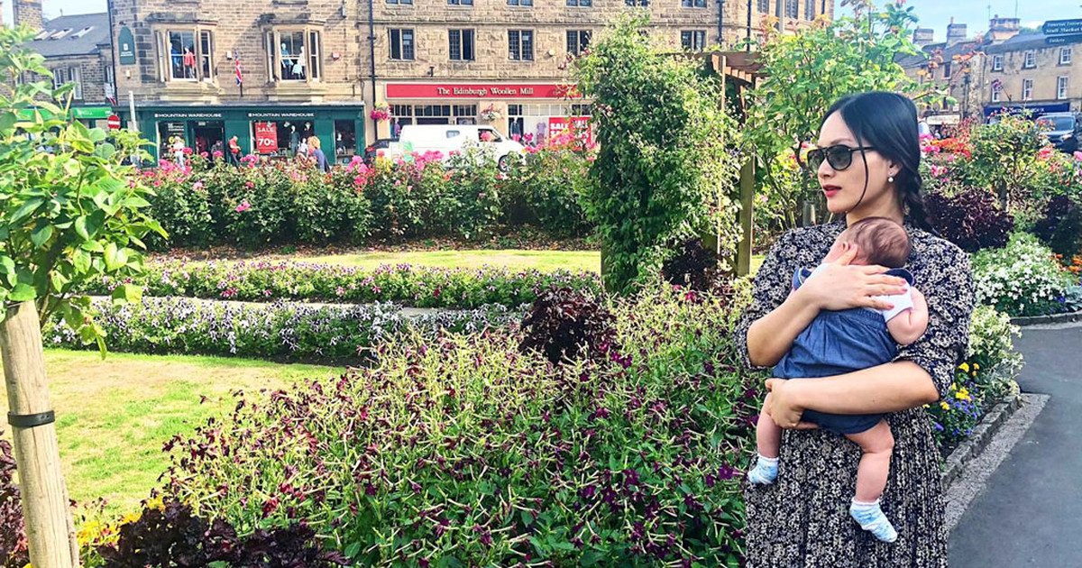 Lan Phương đưa con gái về Anh thăm nhà chồng