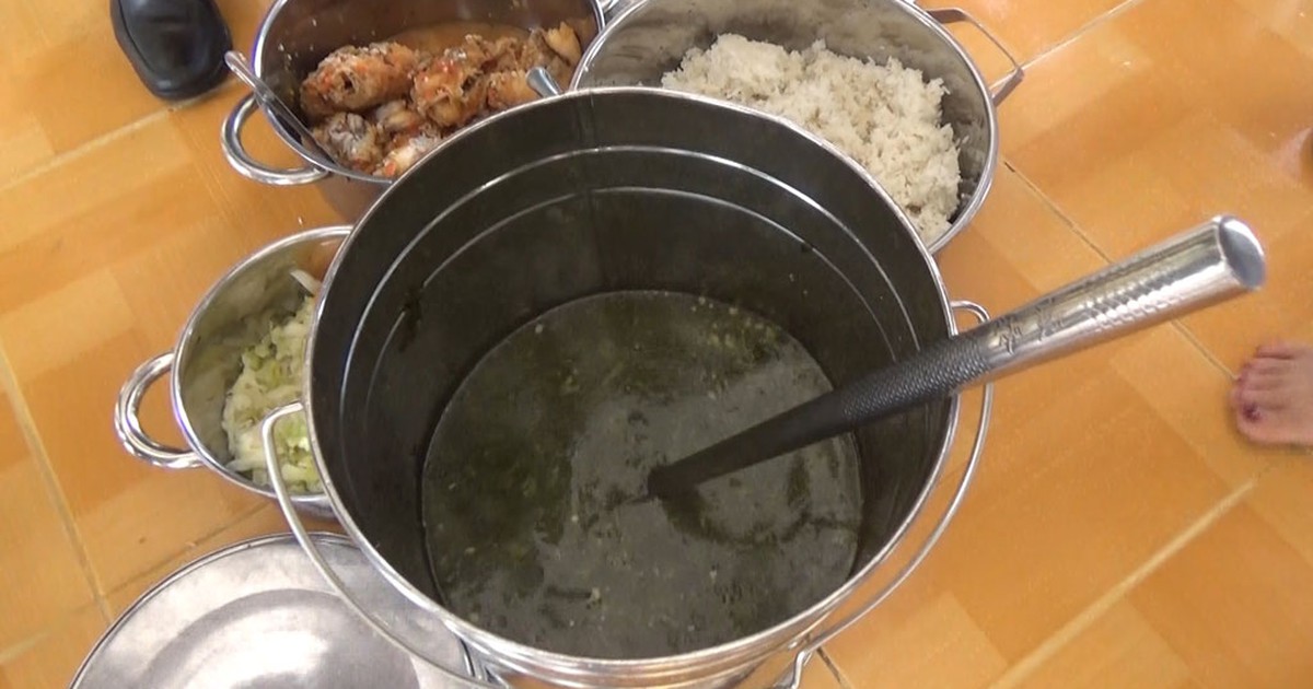 Yêu cầu công an điều tra vụ trẻ mầm non ăn cơm gạo mốc