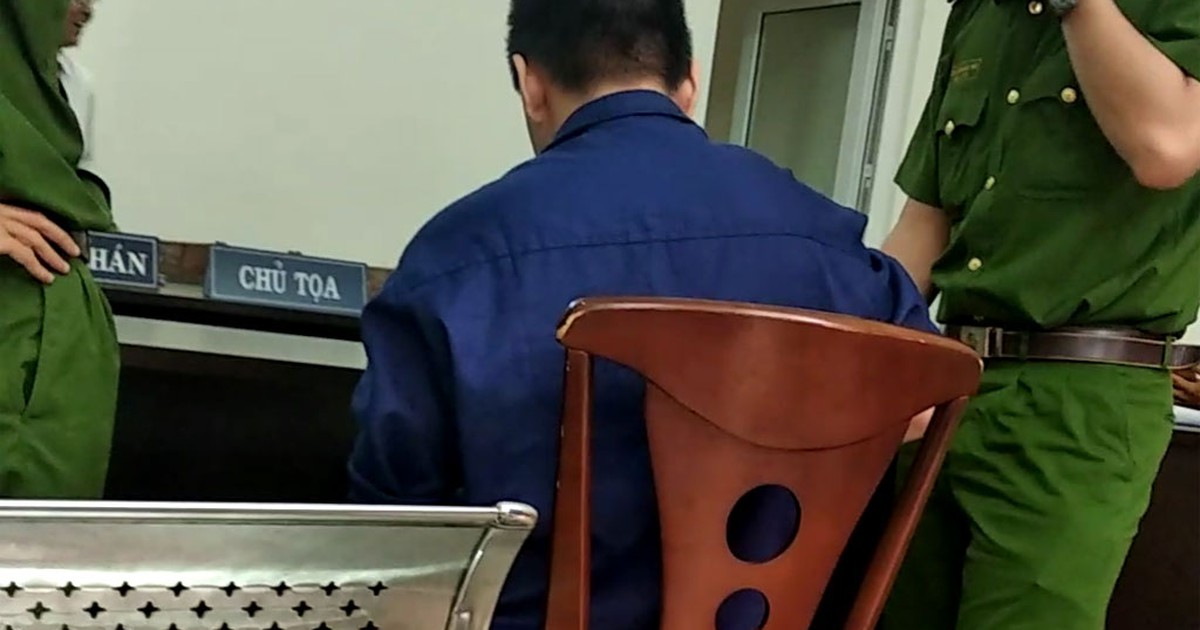 Thanh niên 17 tuổi đâm chết người vì mâu thuẫn chuyện tắt đèn