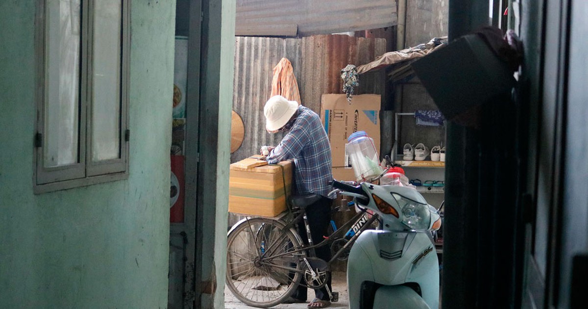 Người ở trọ Sài Gòn mùa dịch Covid-19: Tha thiết mong ngóng chủ nhà chịu giảm giá