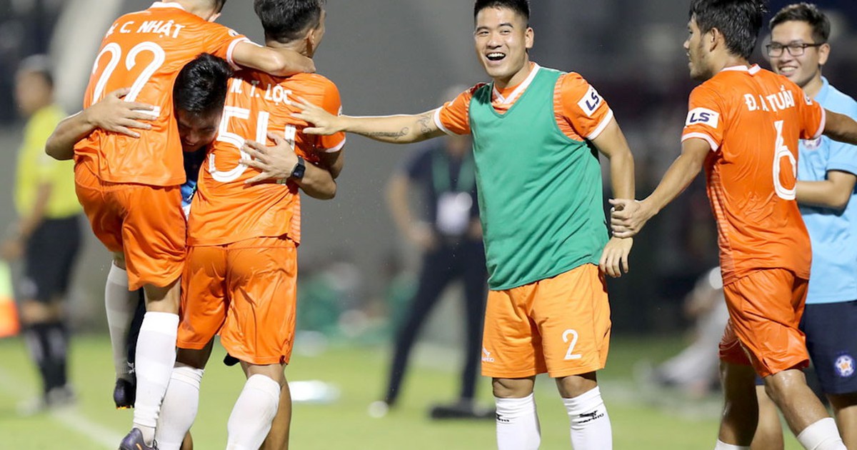 Các đội thấp thỏm chờ phương án tái xuất từ VPF