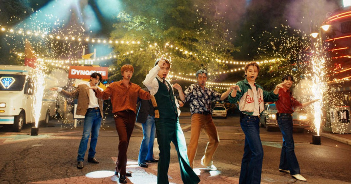 BTS 'bùng nổ' với màn trình diễn trên sóng America's Got Talent