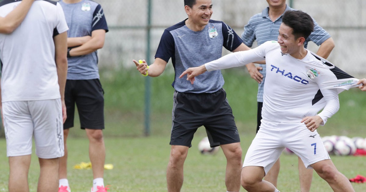 Kiatisak và công cuộc hồi sinh các tài năng lò HAGL JMG