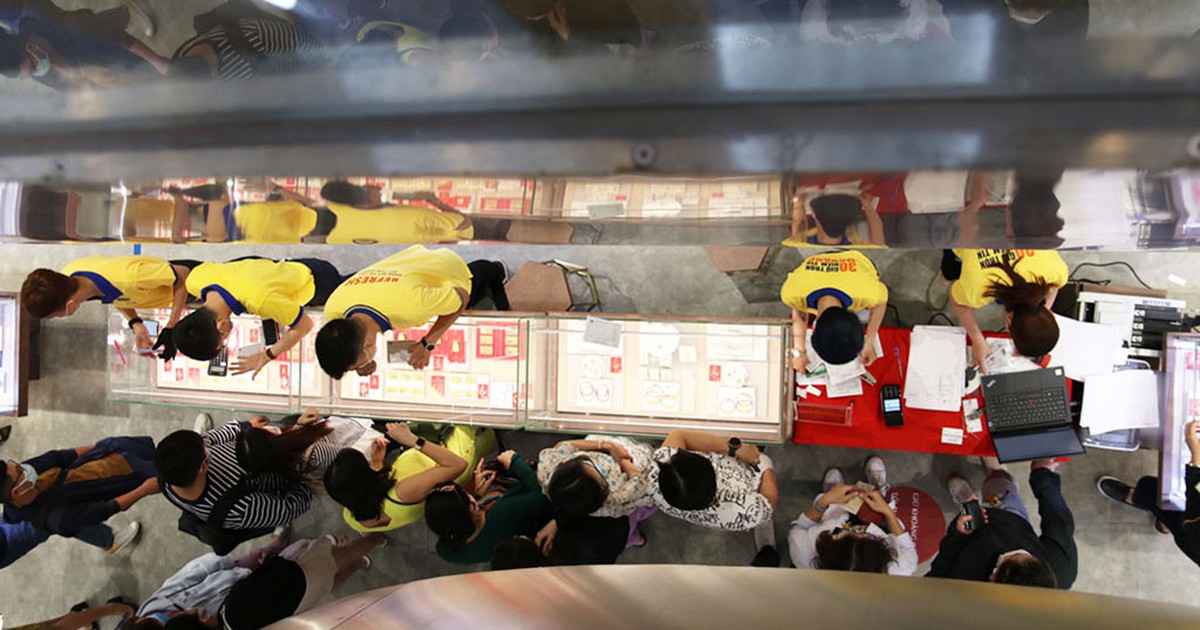 Người Sài Gòn không cần xếp hàng sắm vàng Kim Ngưu trong ngày vía Thần Tài