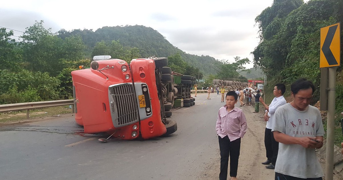 Ám ảnh tai nạn giao thông trên QL9