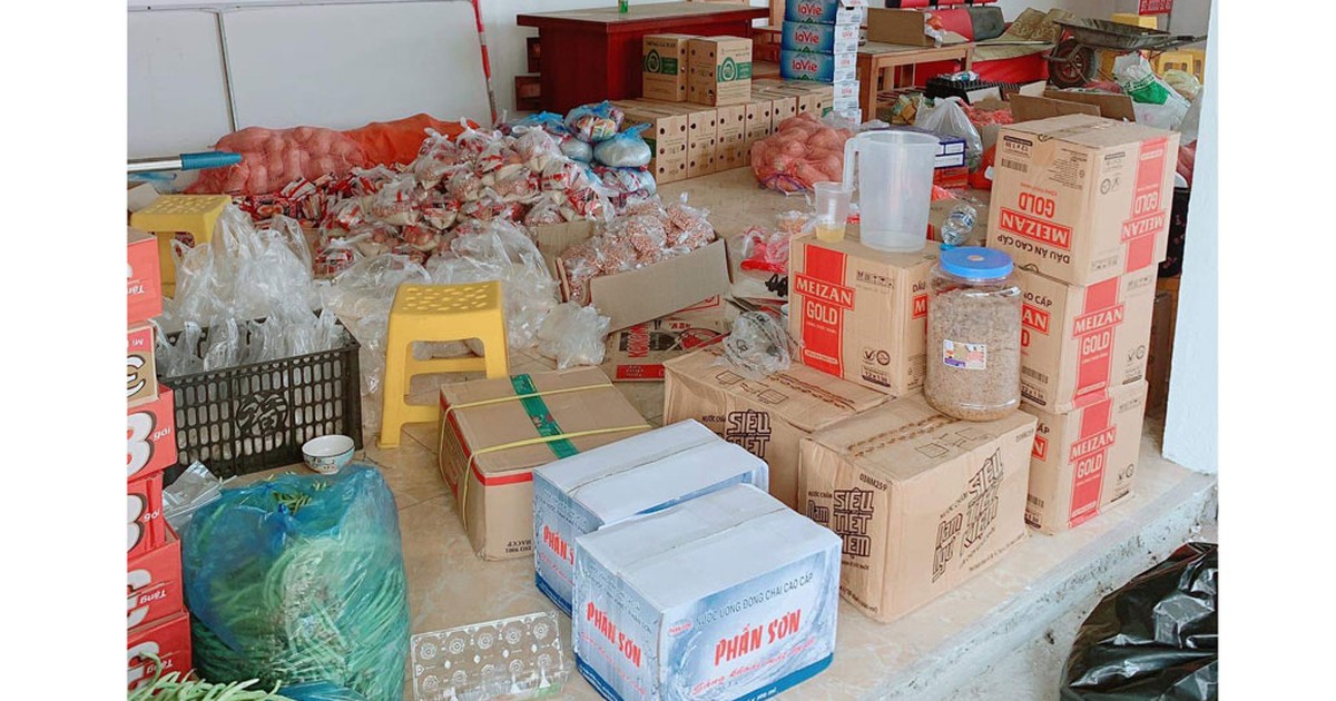 Hàng ngàn suất ăn, bó rau ấm lòng công nhân Bắc Giang vượt qua dịch Covid-19