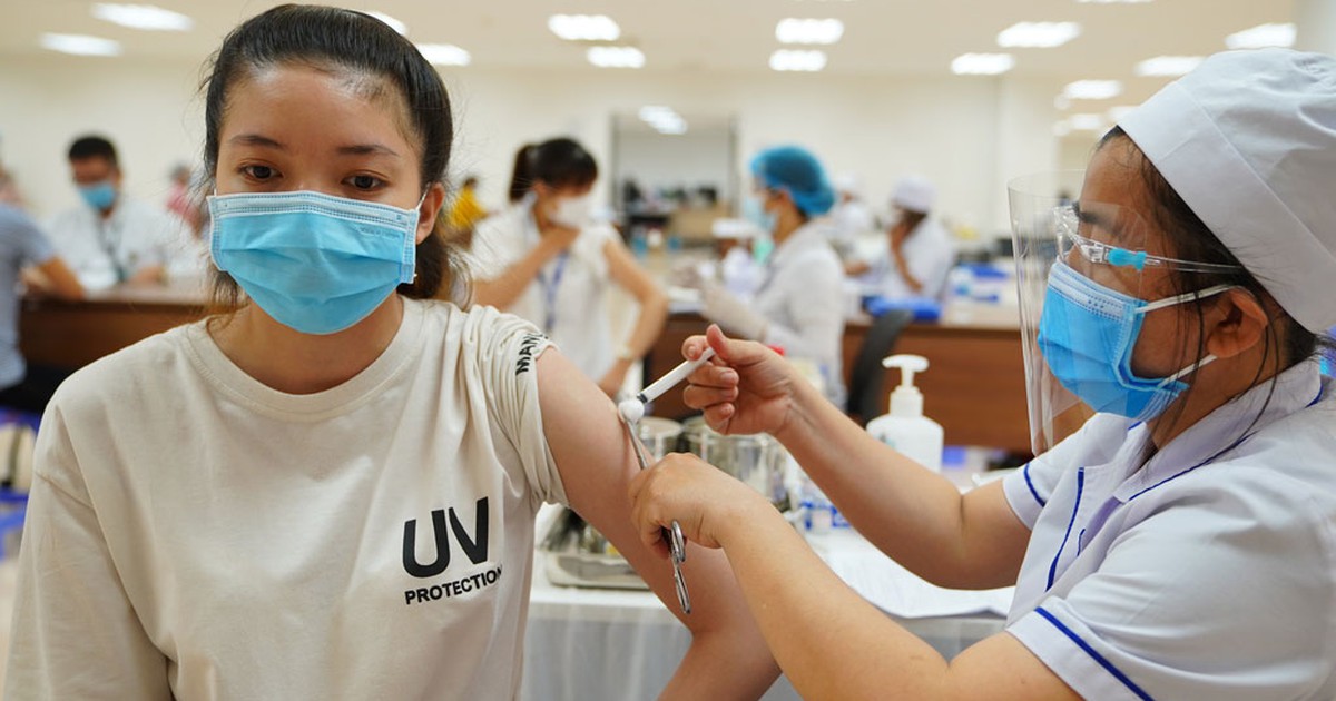 Chuyên gia giải đáp thắc mắc về tiêm vắc xin Covid-19 và các loại vắc xin quan trọng trong mùa dịch