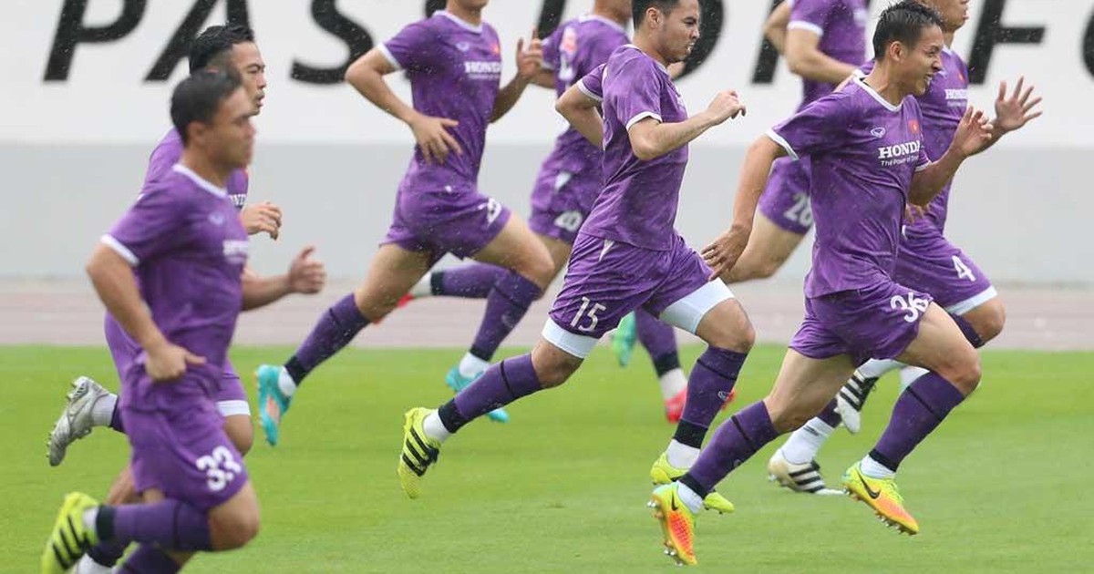 AFF Cup 2020: Khi 'con gà tức nhau tiếng gáy'