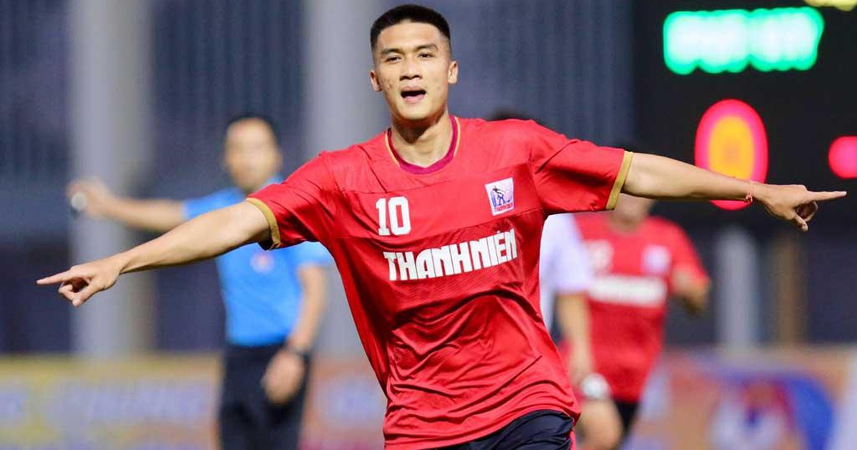 Vòng chung kết giải U.21: Đương kim vô địch bất ngờ ngã ngựa