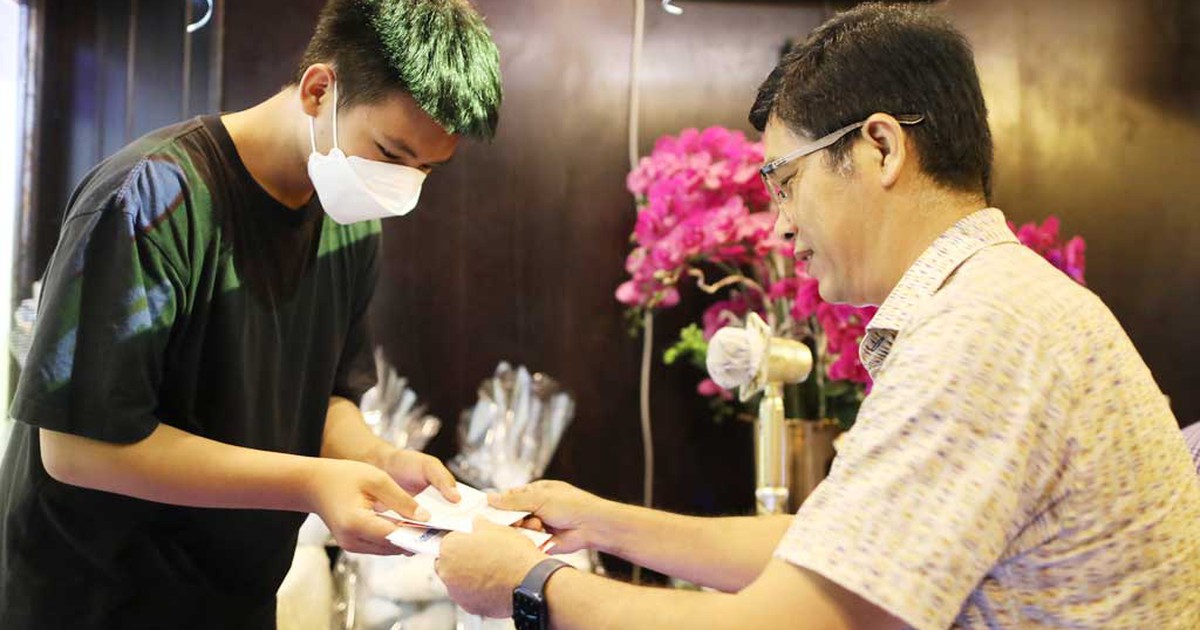 Cùng con đi tiếp cuộc đời: 1.6 ấm áp của trẻ mồ côi do đại dịch Covid-19