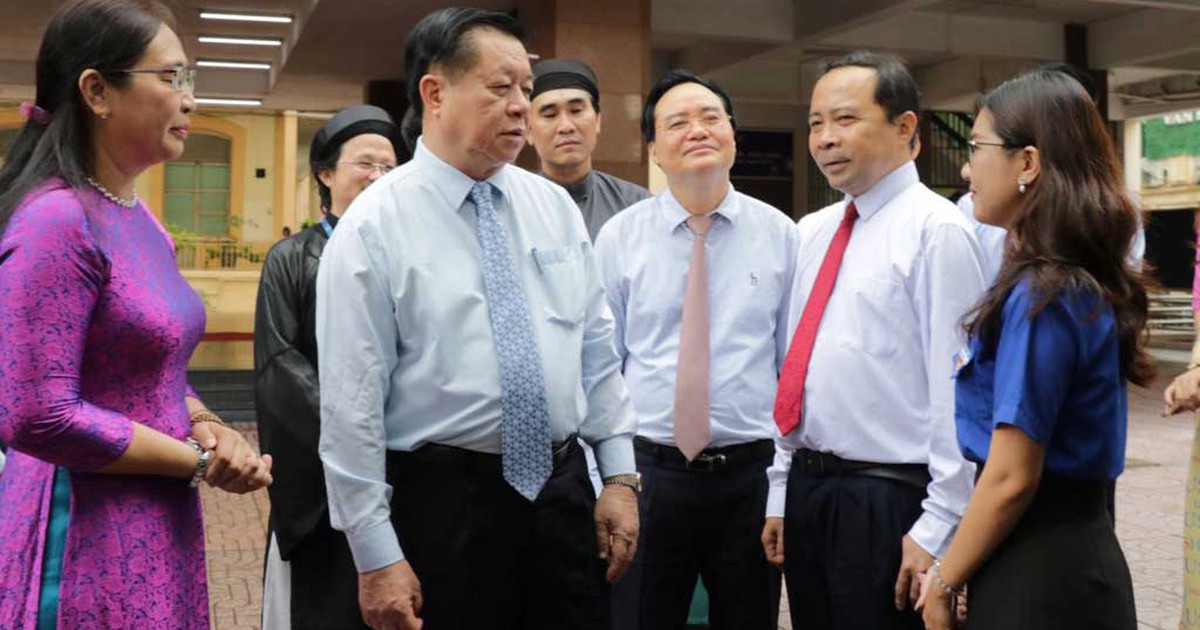 Trường công tự chủ: 70% sinh viên nông thôn gặp khó khăn tài chính