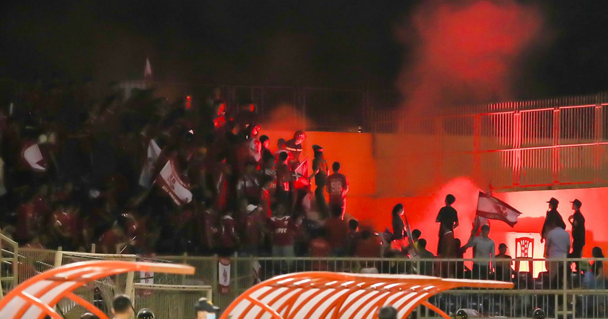 Ứng phó nguy cơ pháo sáng trận CLB TP.HCM gặp Hải Phòng