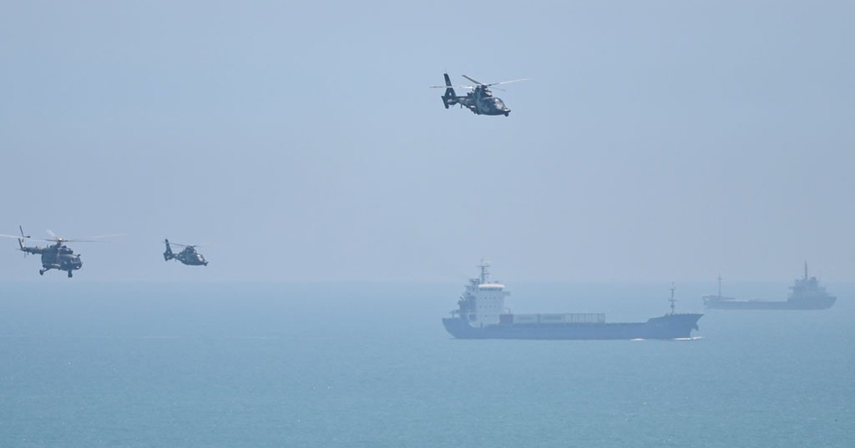 Tên lửa, máy bay, tàu quân sự Trung Quốc áp sát Đài Loan