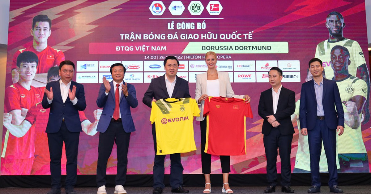 Trận giao hữu quốc tế cuối cùng của ông Park tại Việt Nam