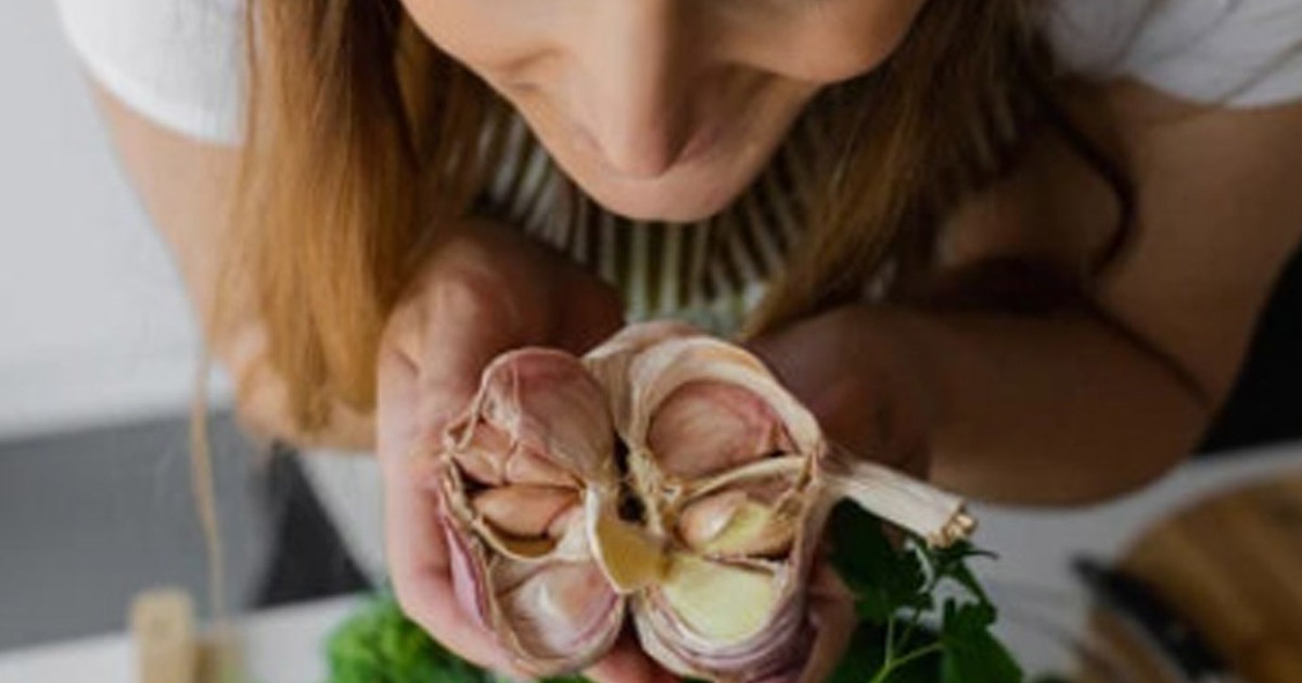 Tỏi rất tốt nhưng chuyên gia chỉ ra 4 nhóm người không nên ăn