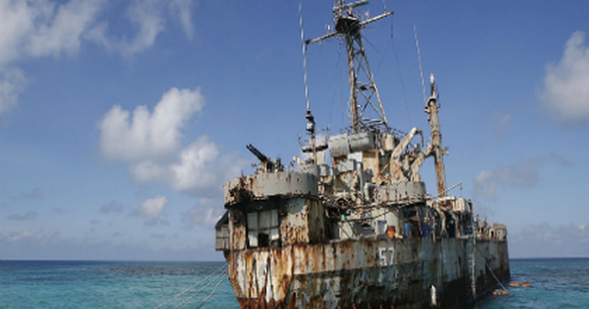 Hải quân Philippines bí mật gia cố ‘tiền đồn rỉ sét’ ở bãi Cỏ Mây