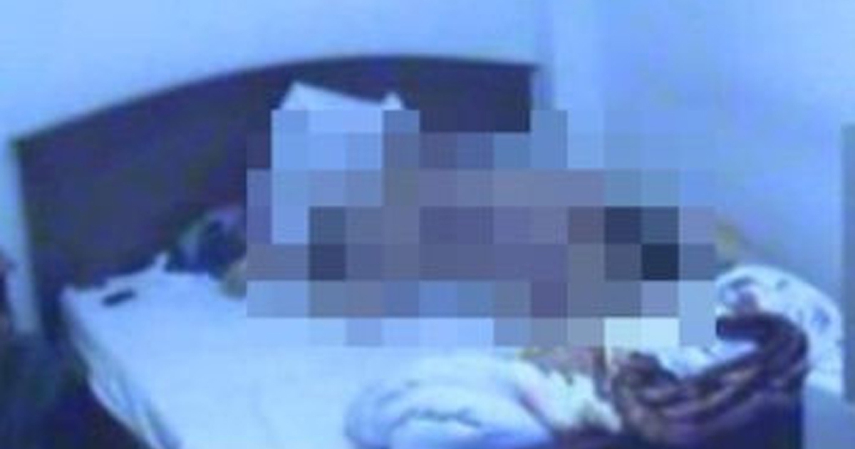 Thêm tội tàng trữ súng từ việc tung ảnh 'nóng' của người tình cũ lên mạng