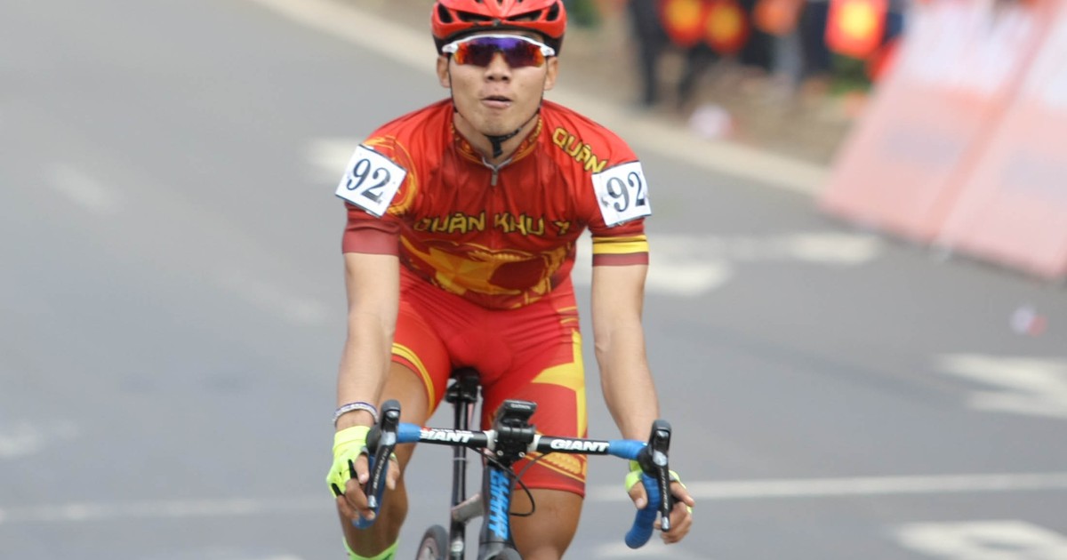 Huỳnh Thanh Tùng thắng chặng 4, Hồ Vũ vẫn giữ được áo vàng