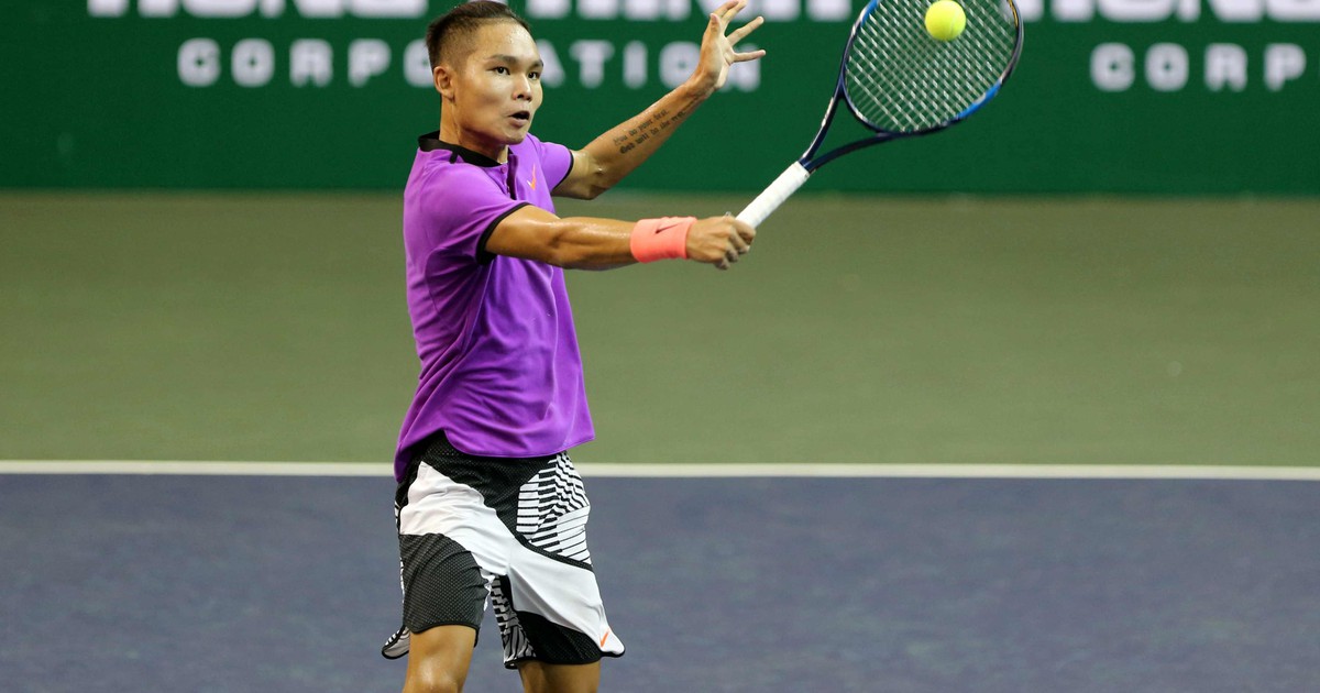 Trịnh Linh Giang thua ngược tay vợt từng 2 lần đối đầu Roger Federer