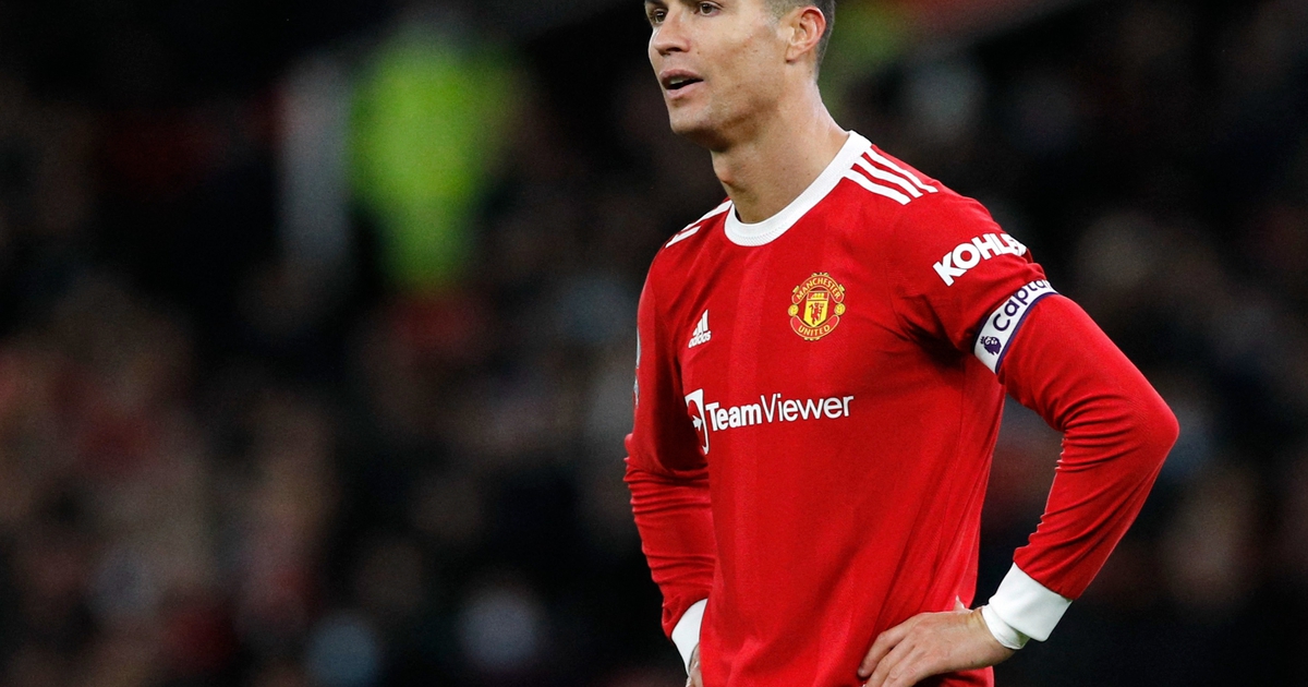 Ronaldo đối mặt với tiền lương giảm mạnh nếu M.U không được dự Champions League