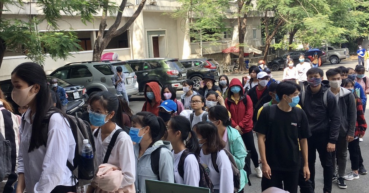 Giãn cách xã hội, sinh viên cần xác nhận giấy tờ phải làm sao?