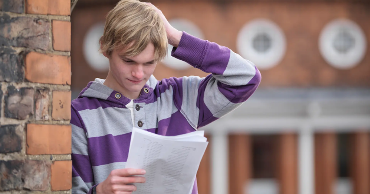 Những câu hỏi... 'trời ơi đất hỡi' mà sinh viên hỏi phụ huynh