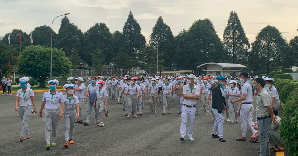 TP.HCM: Họp khẩn, Công ty Nidec Servo tăng lương 300.000 đồng cho công nhân