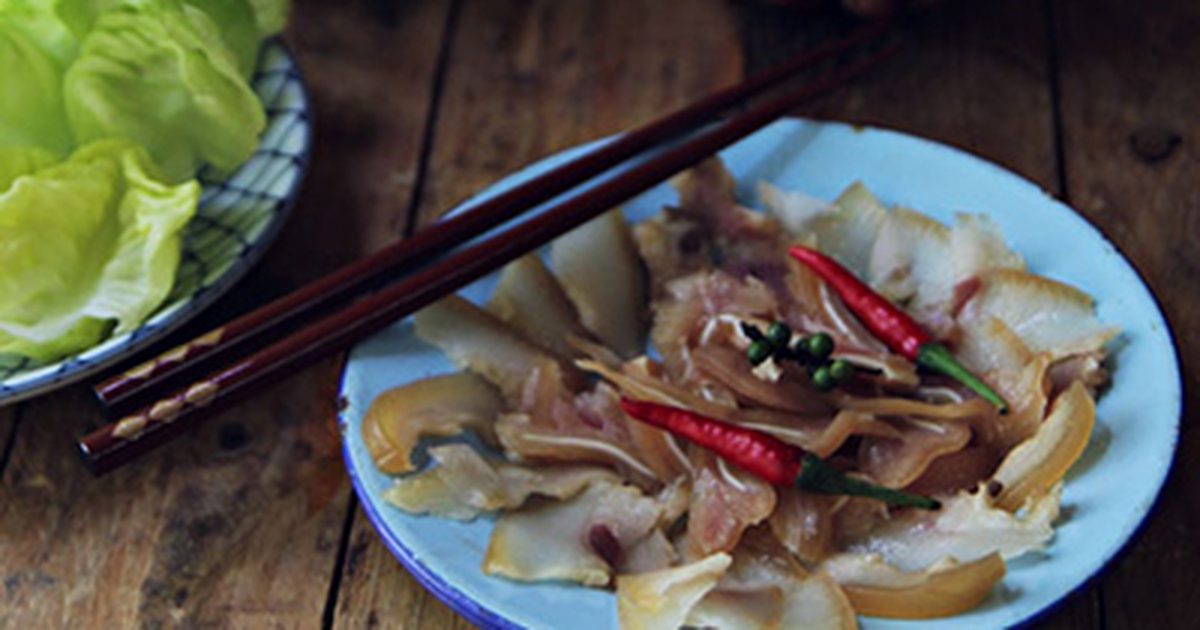 Làm tai heo ngâm nước mắm chua ngọt, đậm đà ngày Tết