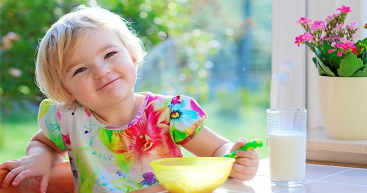 Trẻ con kén ăn là do cha mẹ?