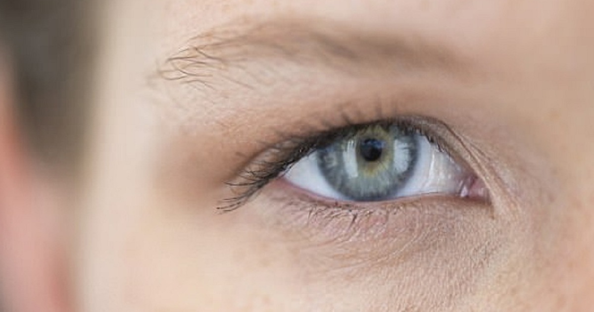 Bị đạn bắn vào hốc mắt nhưng vẫn sống và không bị mù