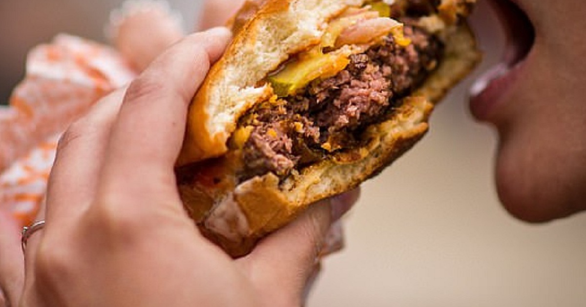 Vì sao ăn kiêng vào chiều tối lại hay thất bại?