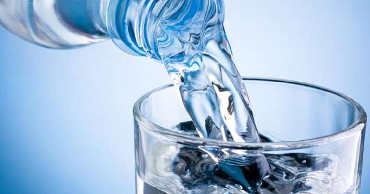 Vì sao đừng bao giờ bỏ thừa chai nước khoáng?