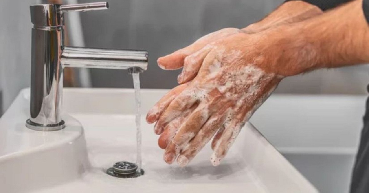 Vì sao bạn cần phải rửa tay sau khi tập gym?