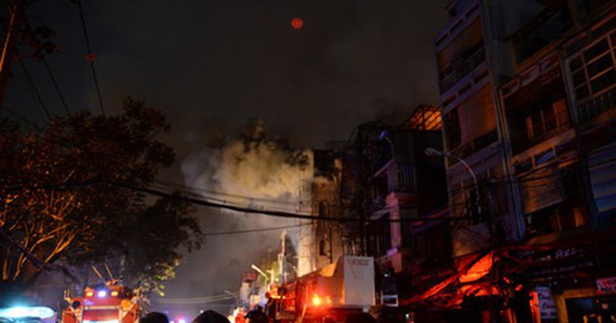 Cháy 6 căn nhà trong đêm: Nhiều người dân lo mất tài sản