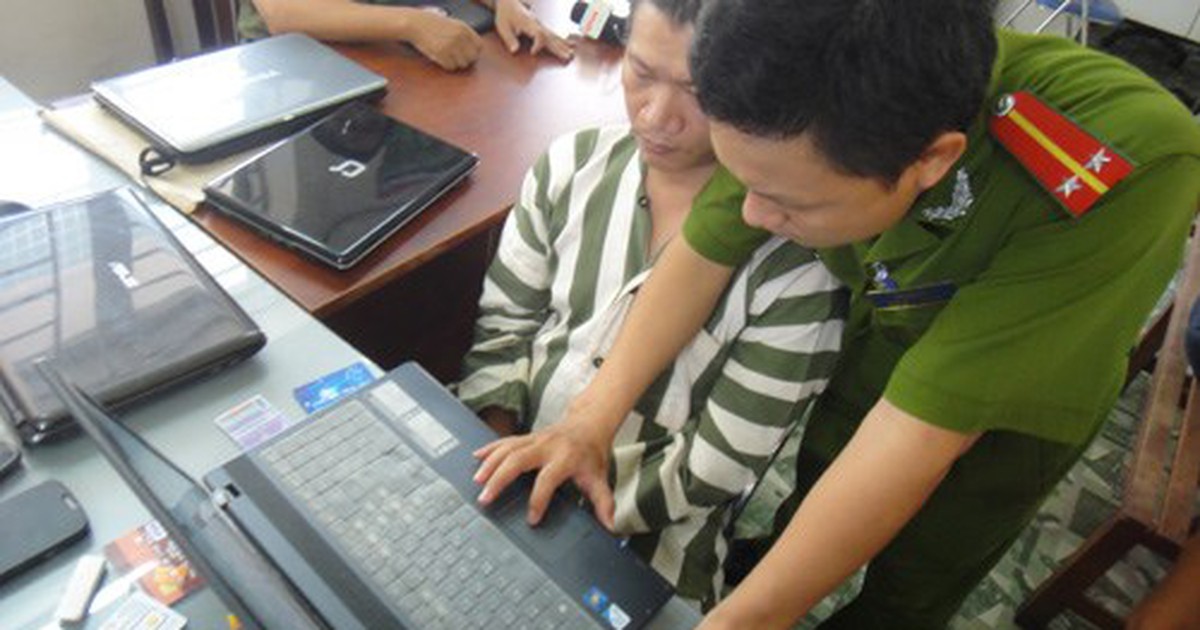 Bắt 24 người nước ngoài lừa qua điện thoại xuyên quốc gia