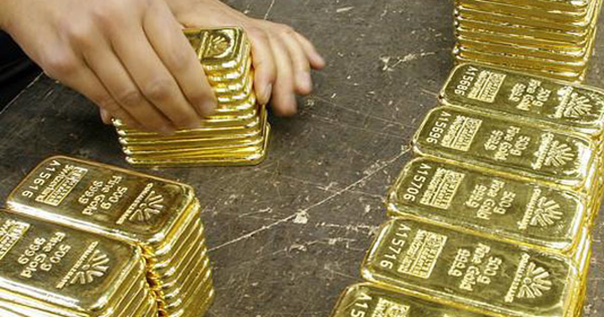 Giá vàng giảm, USD và chứng khoán khởi sắc