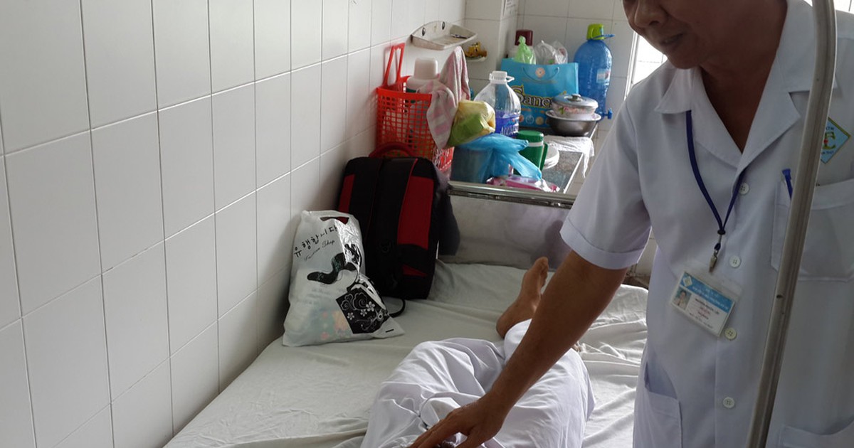 Tự bơm silicon vào 'của quý' để tăng kích thước, nhập viện khẩn cấp