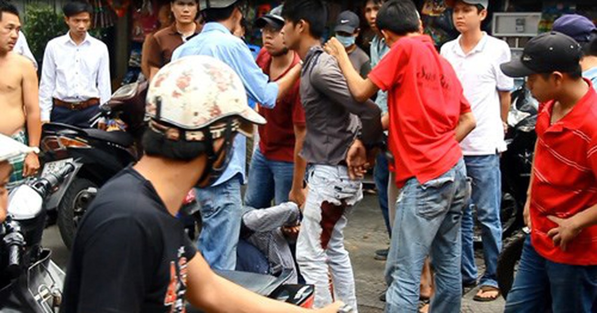 Du khách nước ngoài bị cướp chém ở Sài Gòn