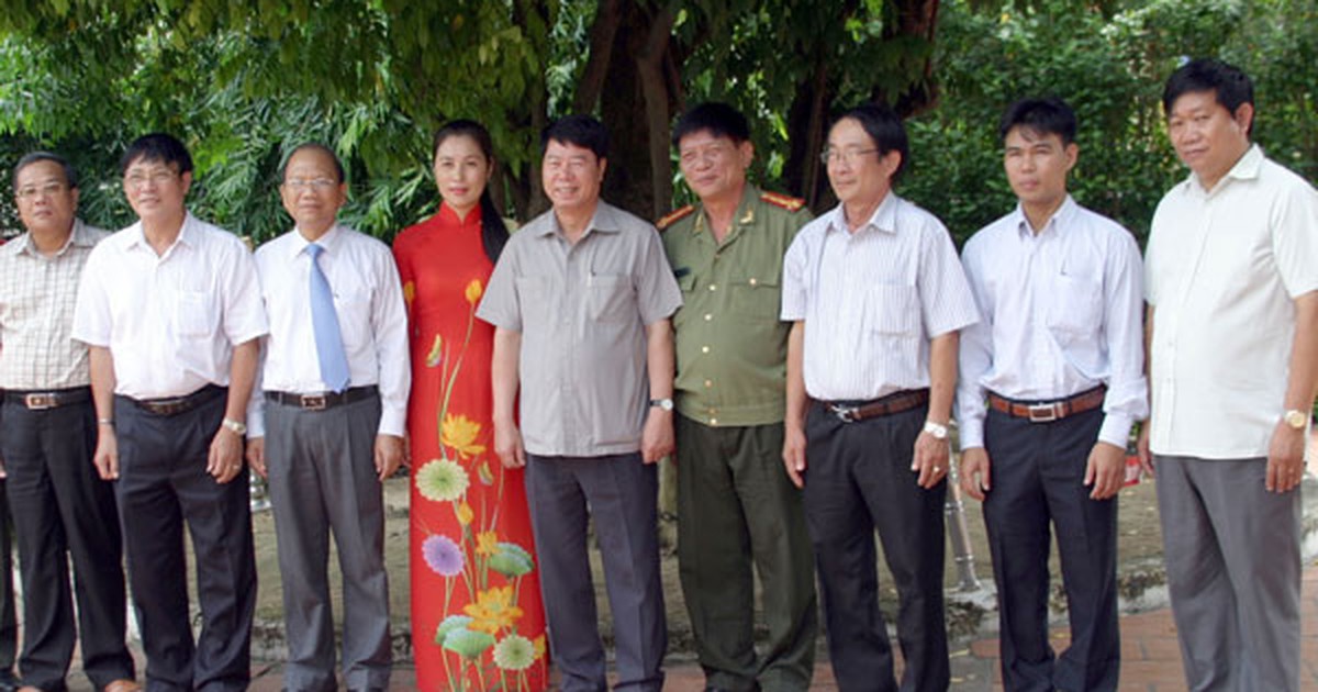 Thượng tướng Bùi Văn Nam kiểm tra phong trào bảo vệ an ninh Tổ quốc tại Bình Thuận